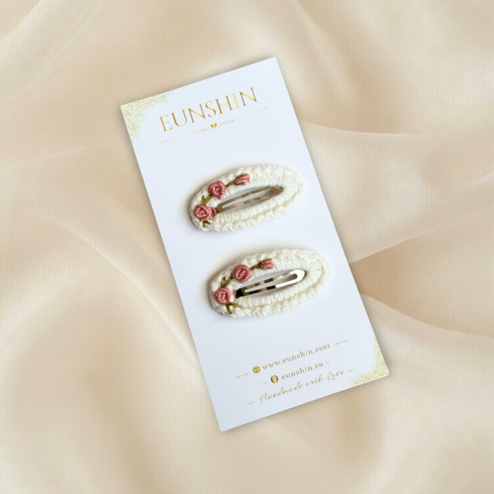 Gül Nakışlı Örgü Çıtçıt Toka – El Yapımı Zarif Saç Aksesuarı | EUNSHIN