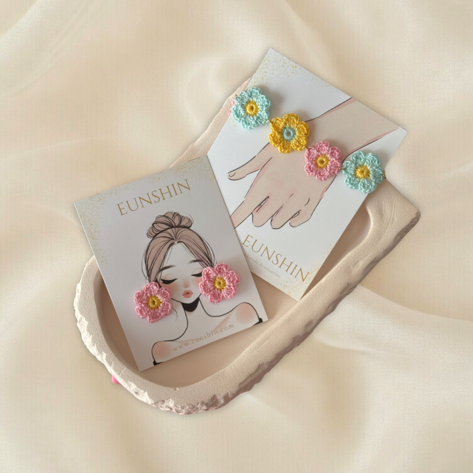 Örgü Papatya Bileklik ve Küpe Seti – El Yapımı Çiçek Takı Seti Pirinç Uzatma Aparatlı