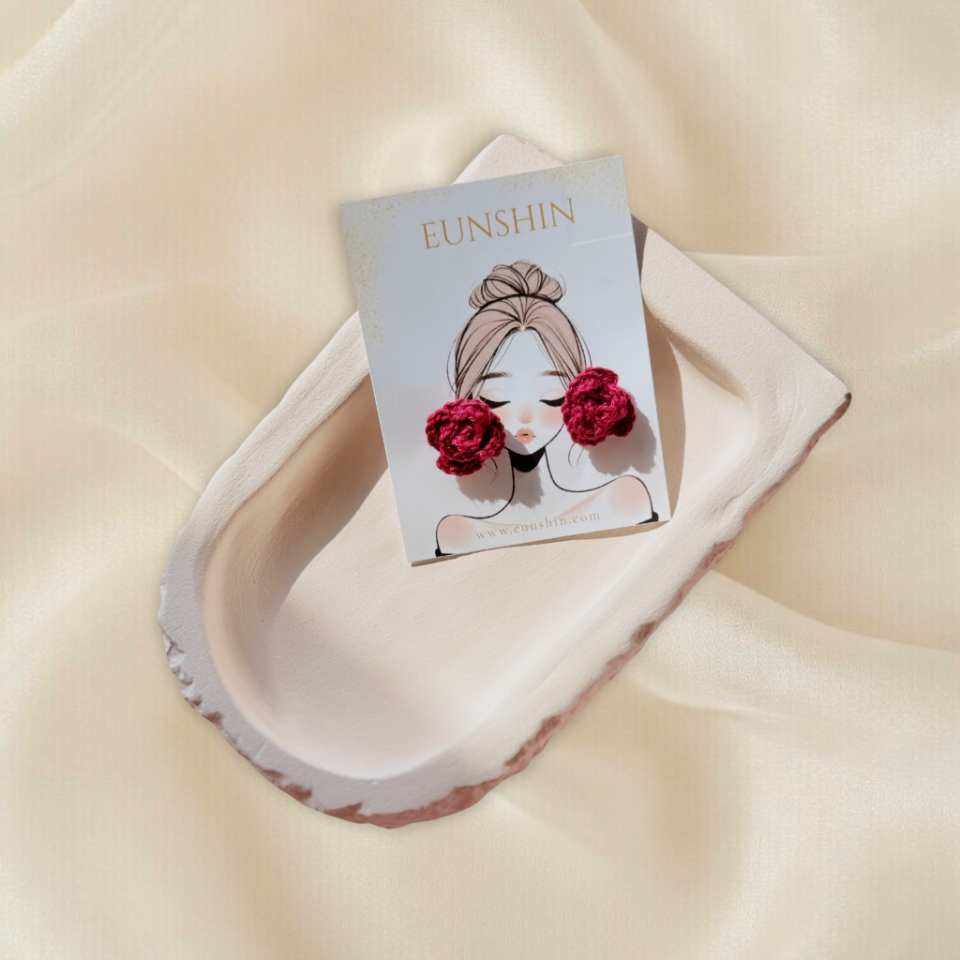 Örgü Gül Küpe – El Yapımı Çiçek Küpe