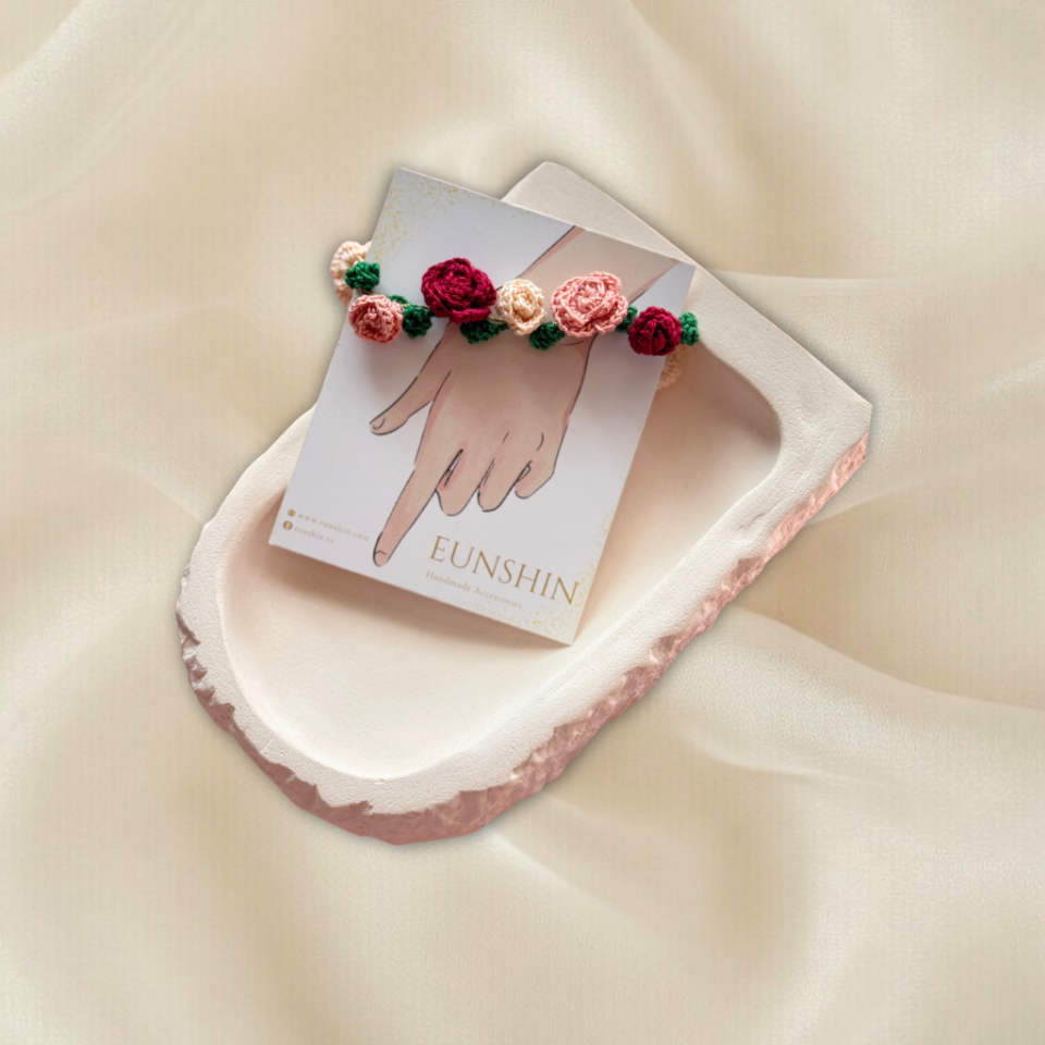 El Örgüsü Gül Bileklik – Pirinç Uzatma Aparatlı Handmade Çiçek Bileklik