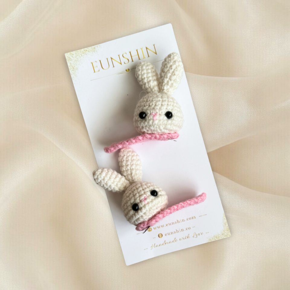 Amigurumi Tavşan Çıtçıt Toka – El Örgüsü Çocuk Saç Tokası 5 cm
