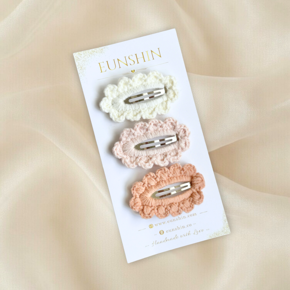 Vintage El Örgüsü 5 cm Çıtçıt Toka – Fırfırlı Bebek & Çocuk Saç Aksesuarı