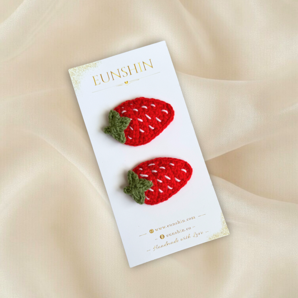 Çilek Figürlü Örgü Çıtçıt Toka 5 cm | El Yapımı Saç Aksesuarı