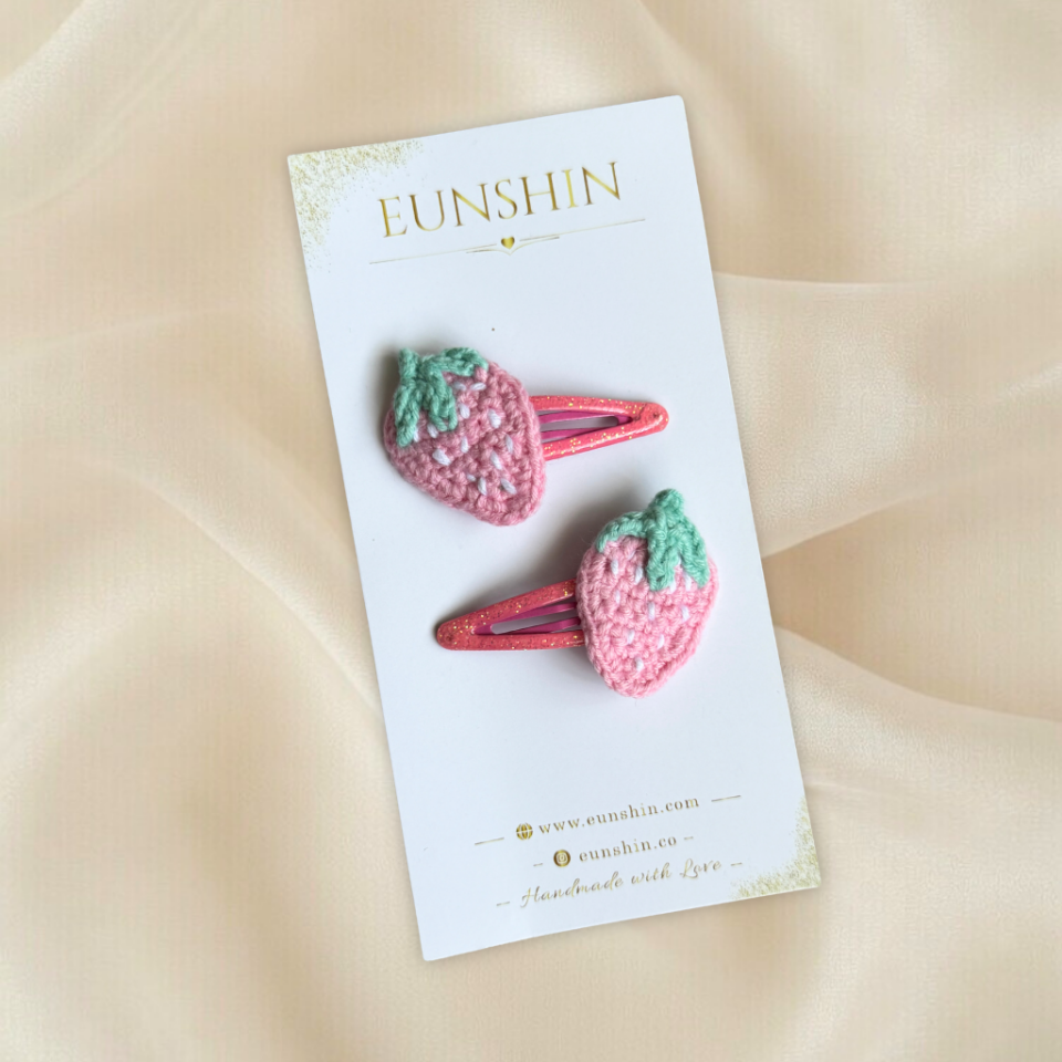 El Örgüsü Çilek Toka | Amigurumi Çilek Saç Tokası | Bebek ve Çocuk Saç Aksesuarı