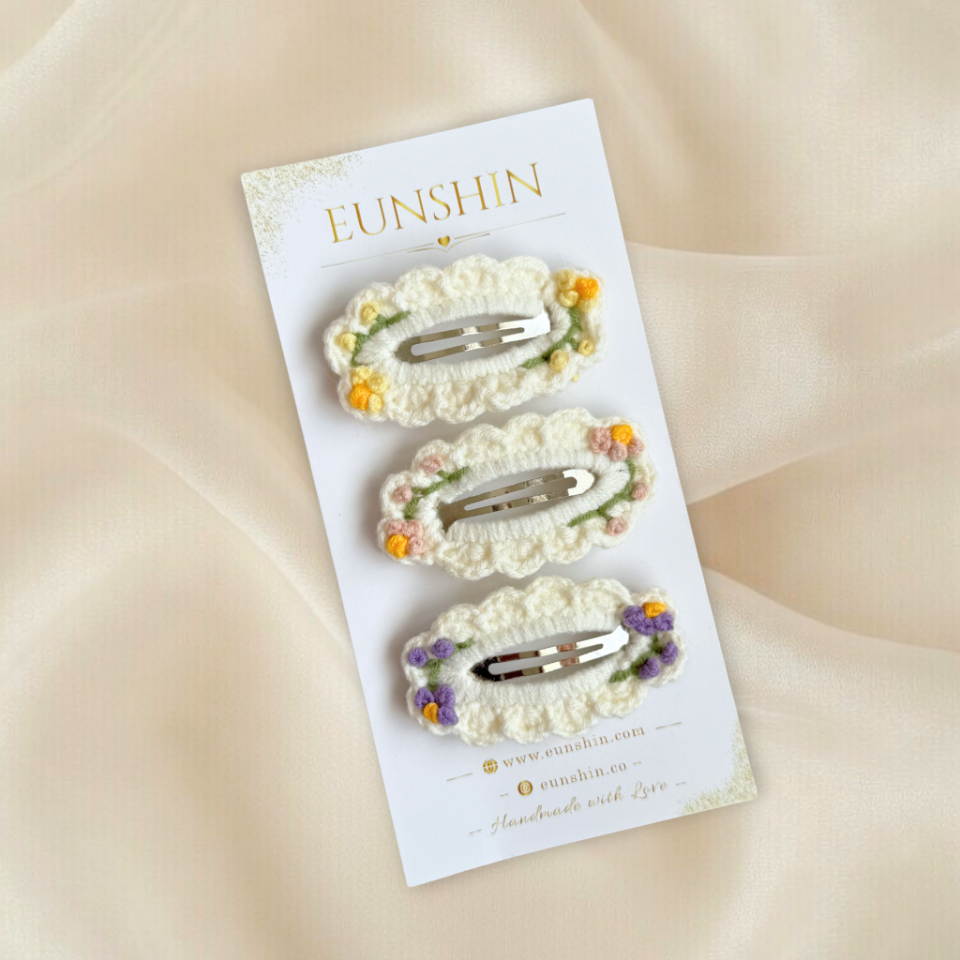 Nakış Detaylı El Yapımı Örgü Çıtçıt Toka – Minimal Çiçekli Saç Klipsi