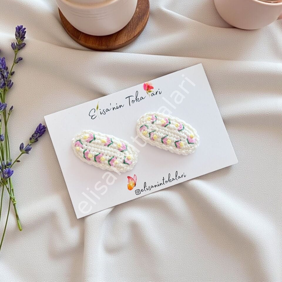 Nakış Detaylı Örgü Çıtçıt Toka 5 cm – El Yapımı Zarif Saç Tokası