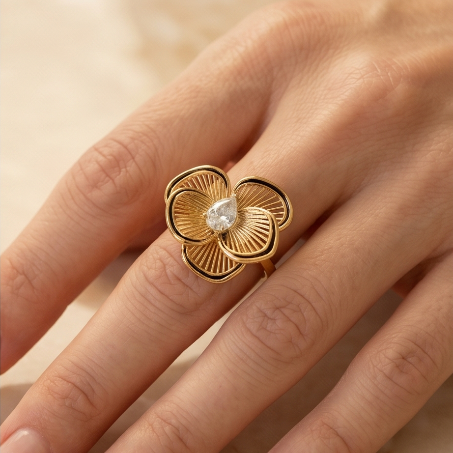 Camellia Heart Çelik Yüzük