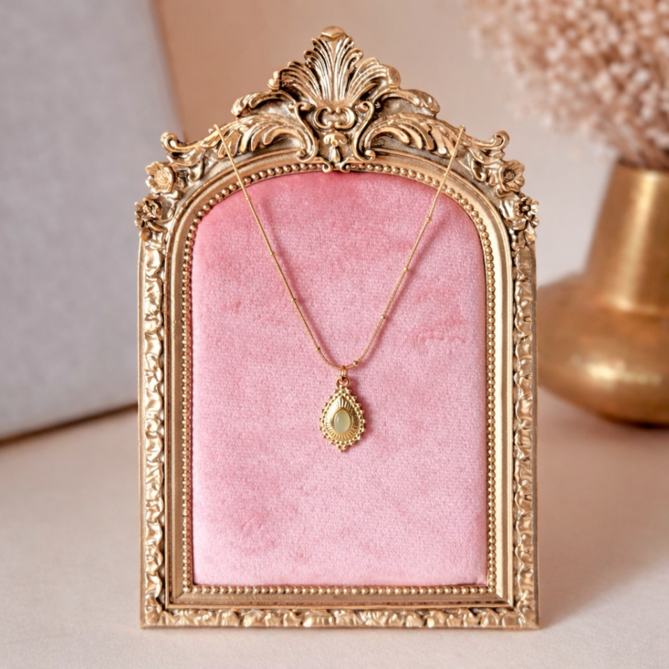 Vintage Çelik Kolye – Damla Form Yeşil Taşlı Çelik Kolye