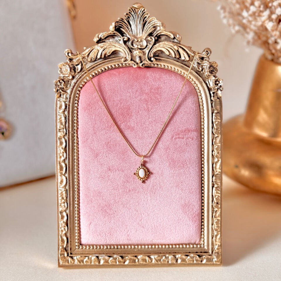 Vintage Çelik Kolye – Beyaz Taşlı Çelik Kolye