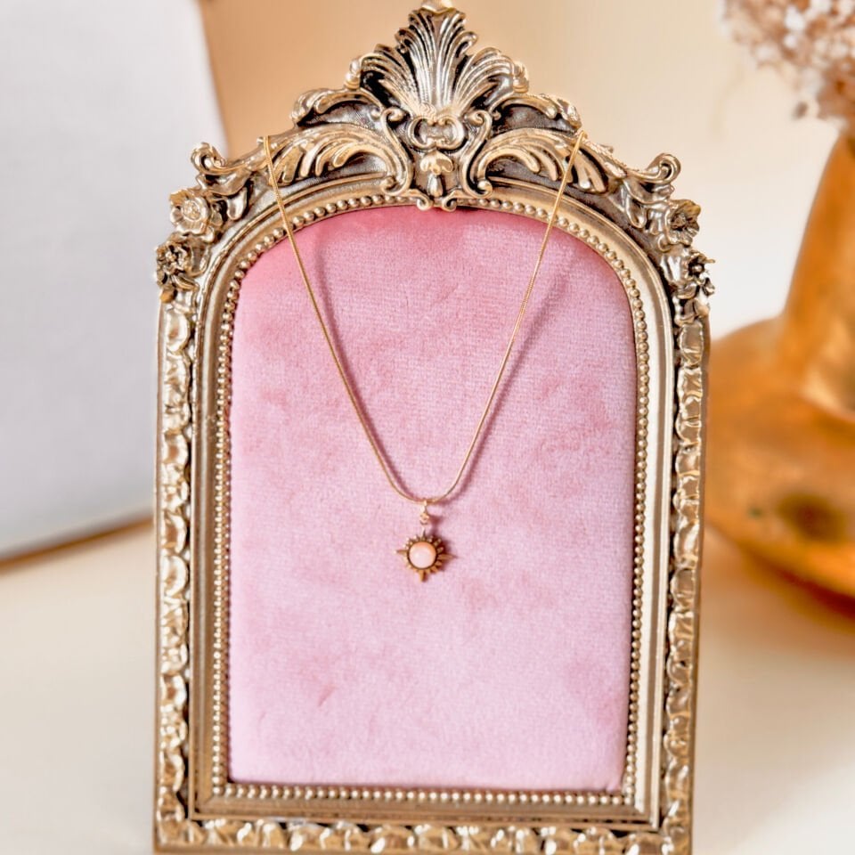 Vintage Çelik Kolye – Güneş Formlu Pembe Taşlı Çelik Kolye