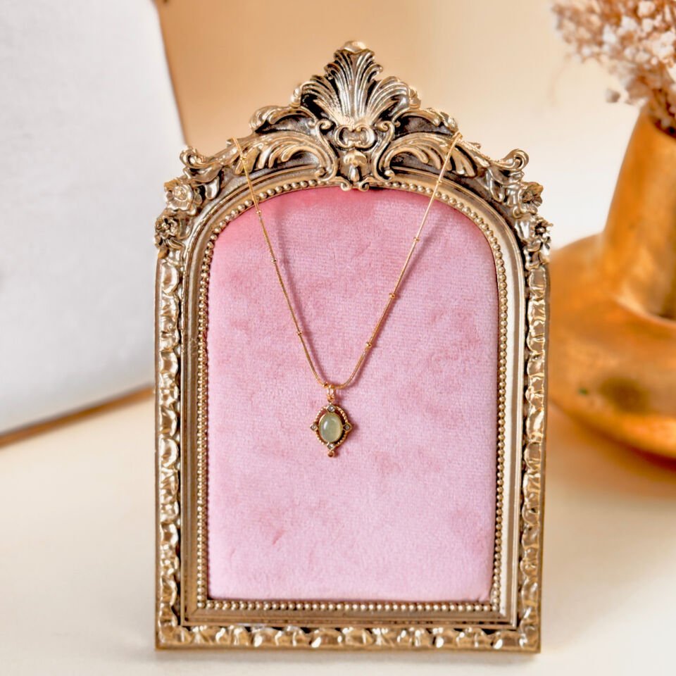 Vintage Çelik Kolye – Yeşil Taşlı Oval Çelik Kolye