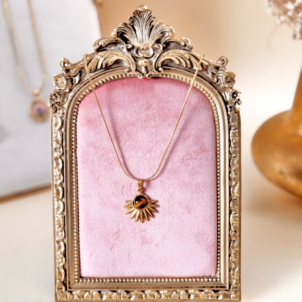 Vintage Çelik Kolye – Kaplangözü Taşlı Güneş Çelik Kolye