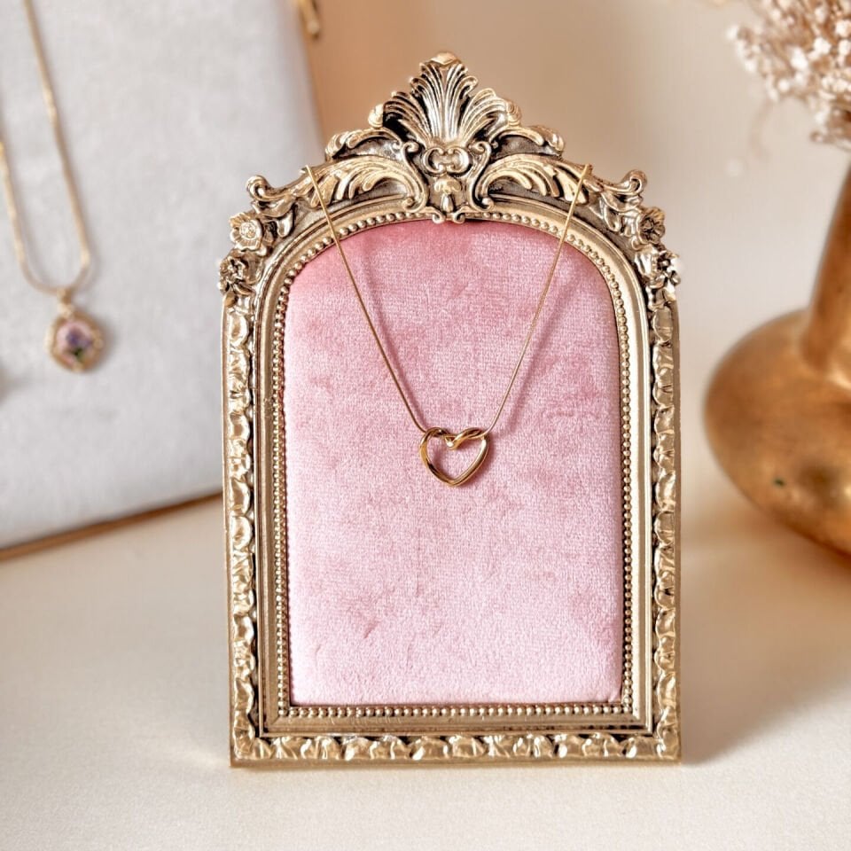 Kalp Detaylı Vintage Çelik Kolye – Minimal Zarif Kadın Kolye