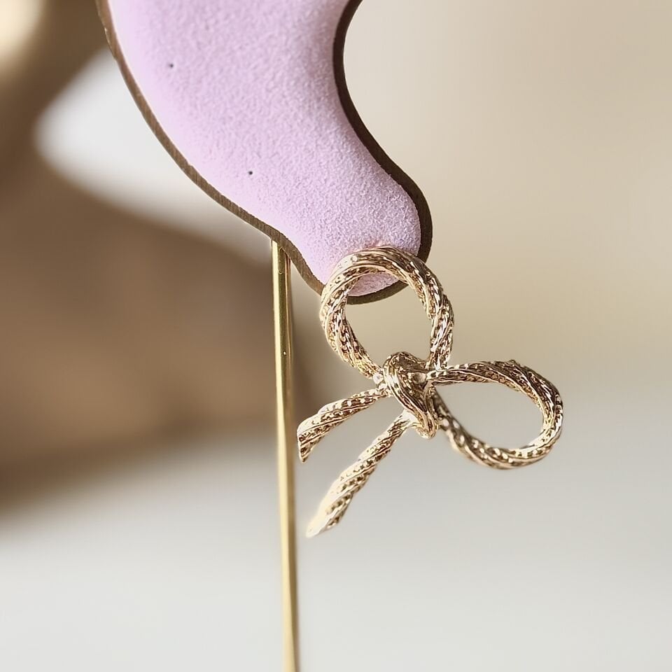 Gold Fiyonk Küpe | Pirinç Gold Zarif Küpe