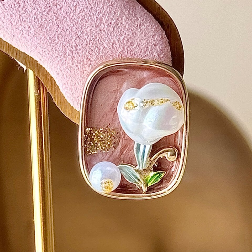 İncili Mineli Çiçek Küpe | Pirinç Üzeri Gold Kaplama Vintage Küpe