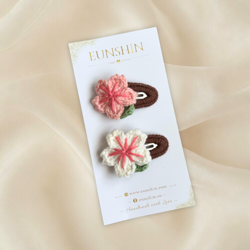 Sakura Çiçekli Çıt Çıt Toka 5 cm – El Yapımı Zarif Saç Aksesuarı