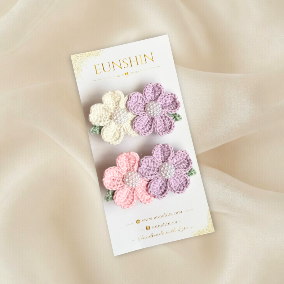 Pastel Çiçek Klips Toka – El Yapımı İnci Detaylı Saç Tokası (5 cm) | 2 Renk Seçenekli