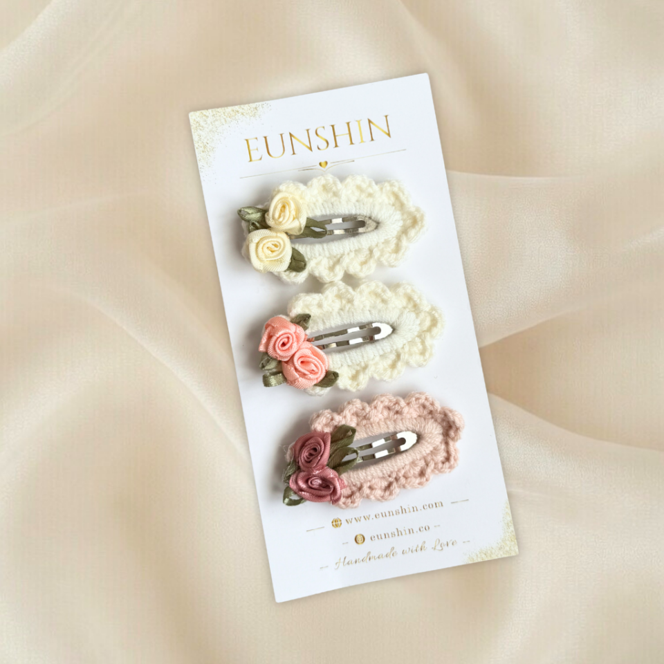 Vintage Saten Gül Detaylı Çıtçıt Toka – 5 cm El Yapımı Saç Tokası | 3 Renk Varyasyonlu Bebek & Kız Çocuk