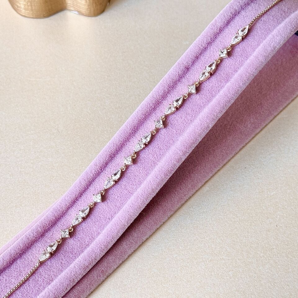 Gold Zirkon Taşlı Zarif Bileklik