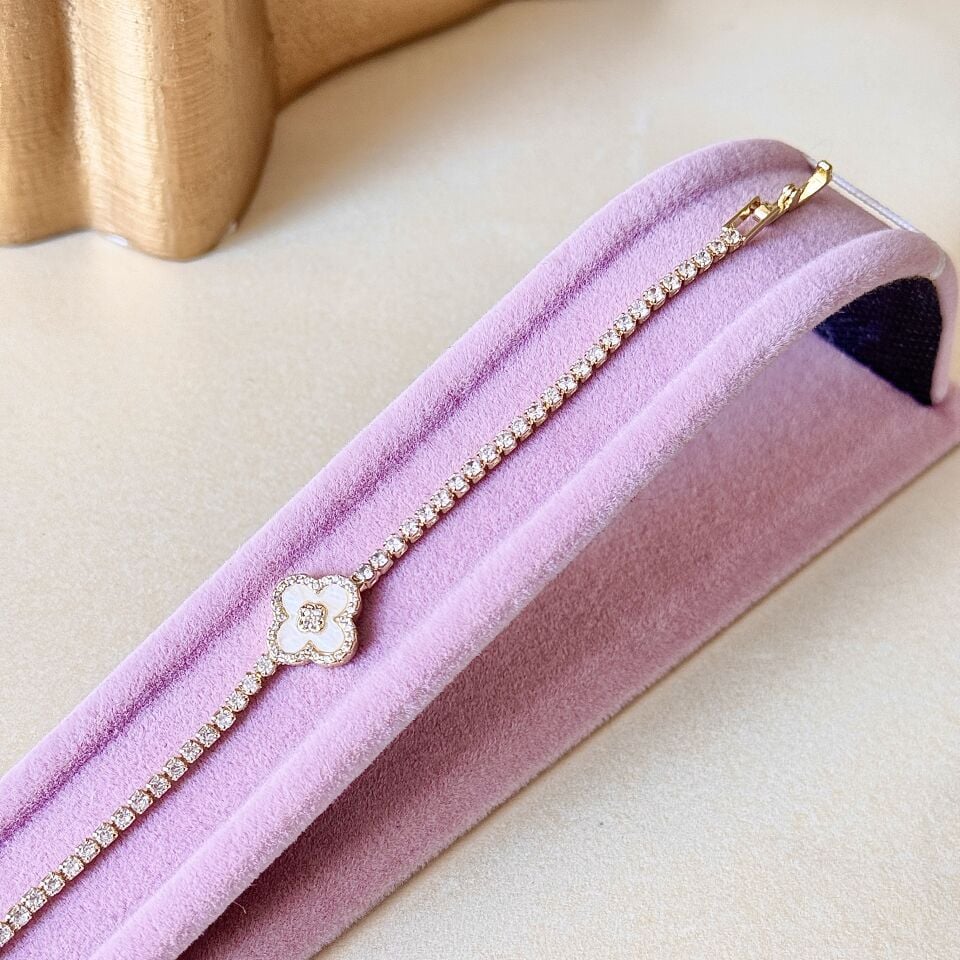 Yonca Detaylı İnce Zirkon Gold Bileklik