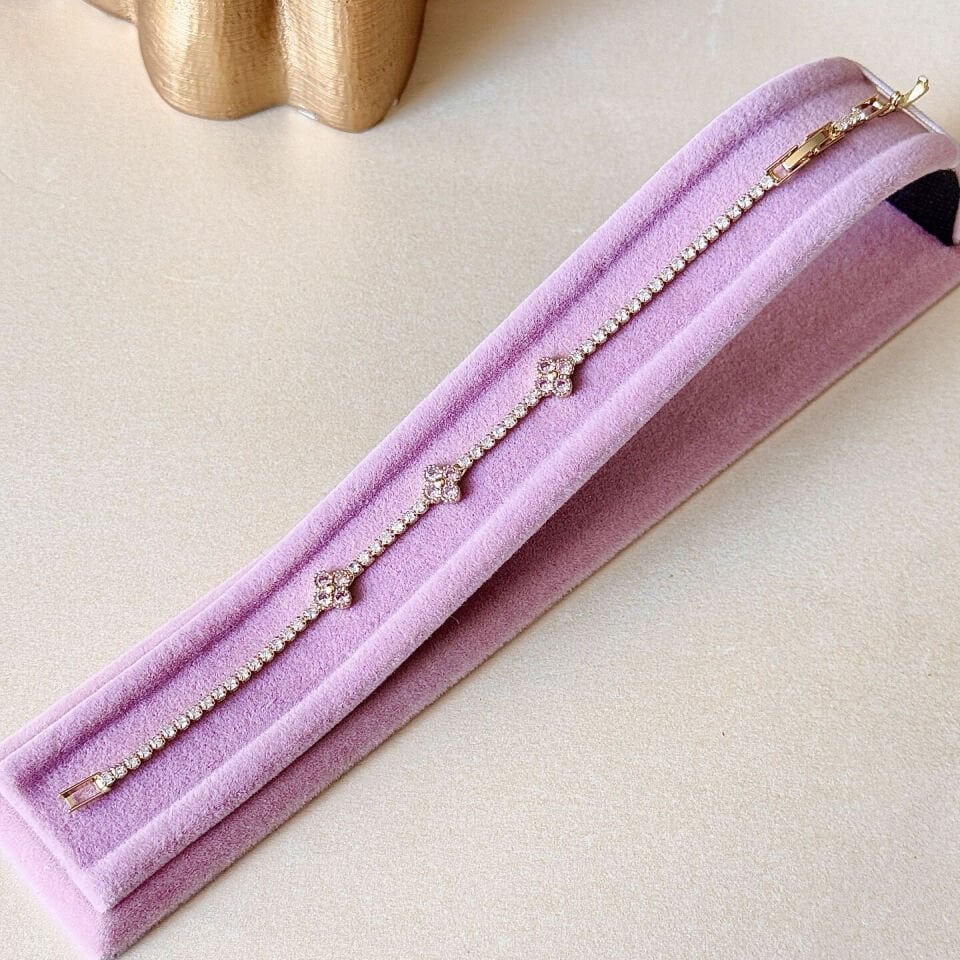 Pembe Taş Yonca Detay Gold Bileklik