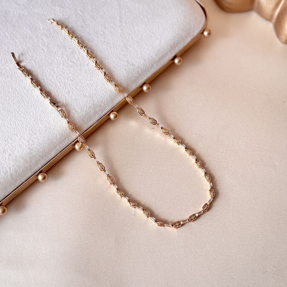 Zirkon Taş Detaylı Gold Kolye