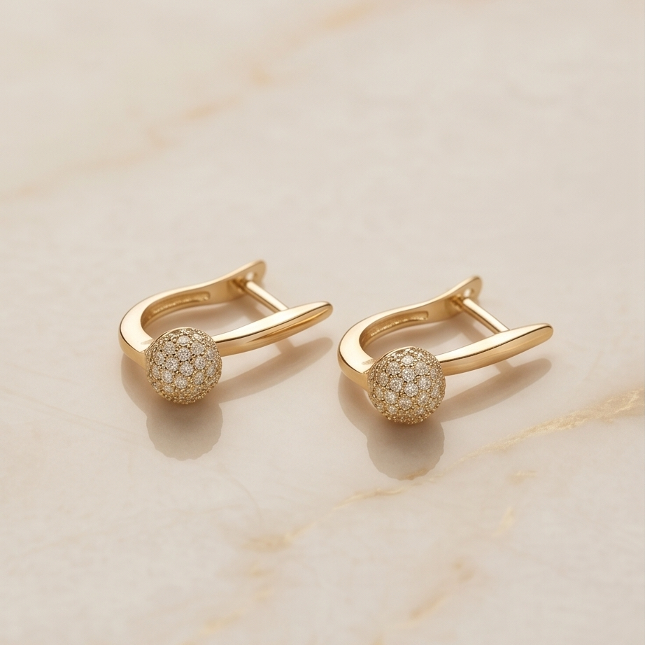 Tiny Crystal Stud Küpe • Kararmaz