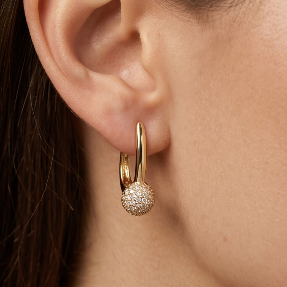 Tiny Crystal Stud Küpe • Kararmaz