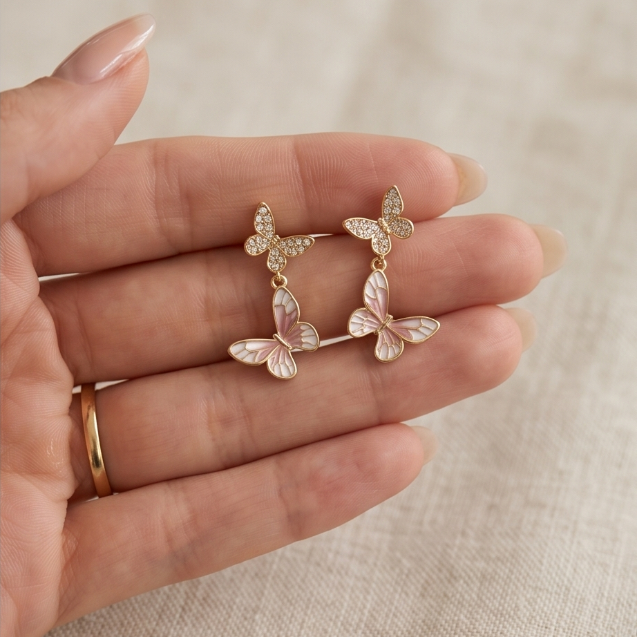 Butterfly Charm Sallantılı Küpe • Kararmaz