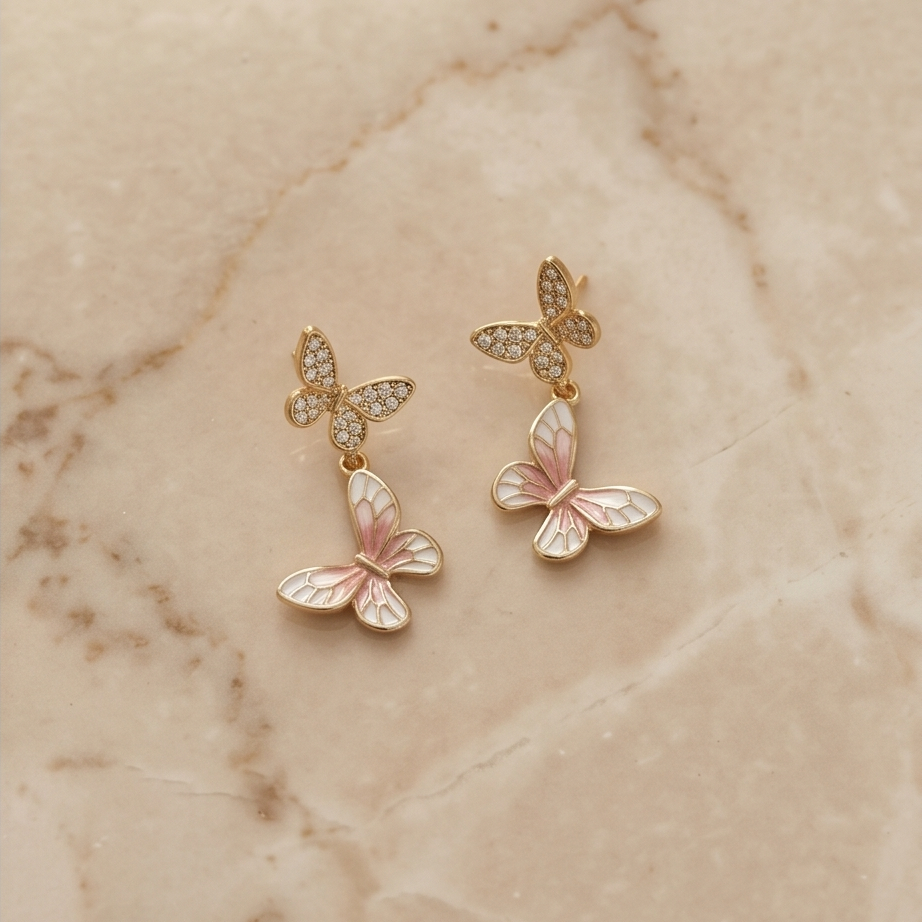 Butterfly Charm Sallantılı Küpe • Kararmaz