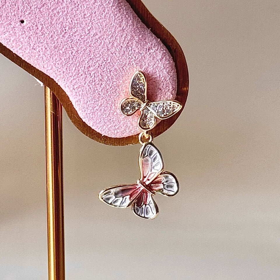 Kelebek Figürlü Sallantılı Küpe 14K Gold Kaplama