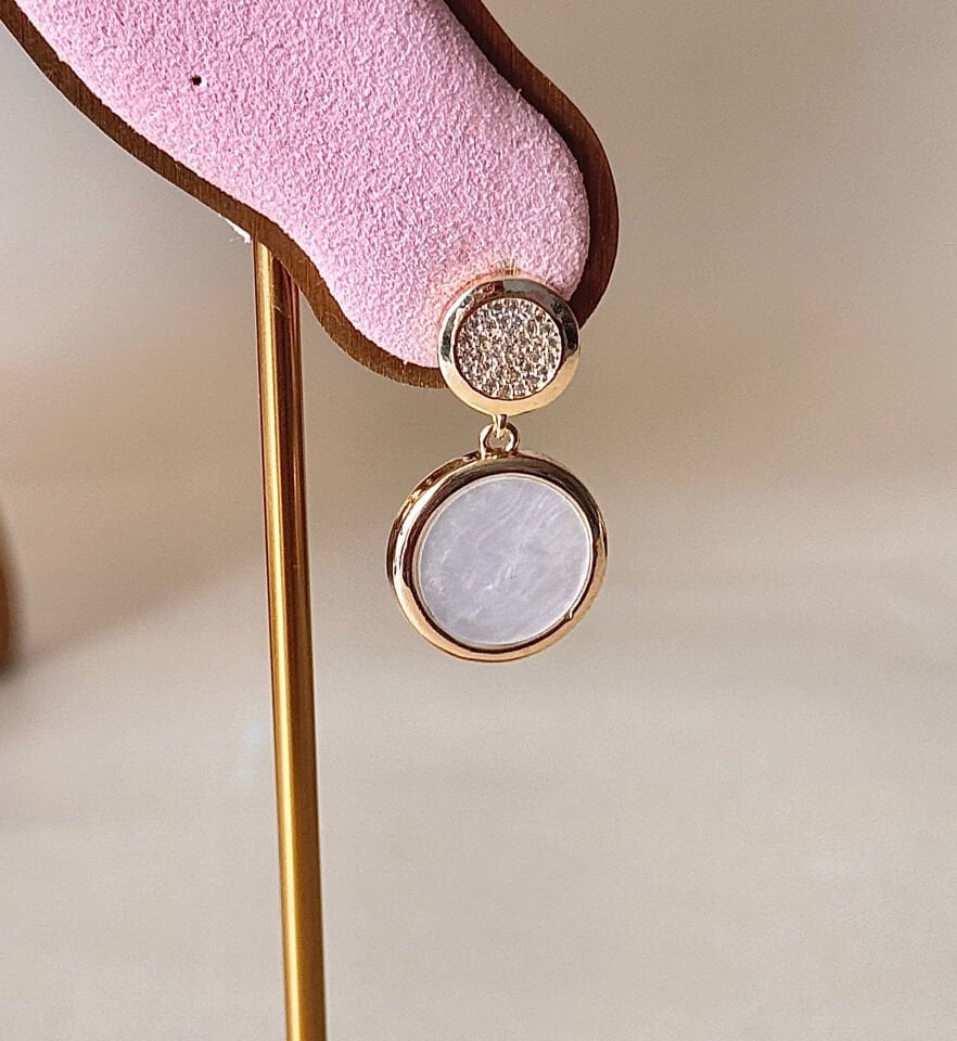 Sedef Detaylı Sallantılı Küpe 14K Gold Kaplama